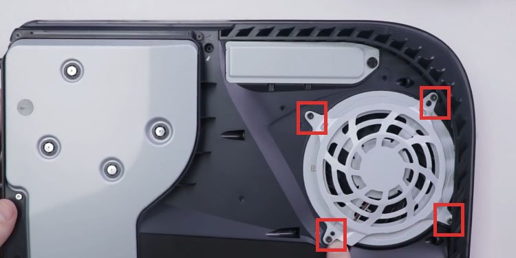 Retire los tornillos del ventilador PS5 