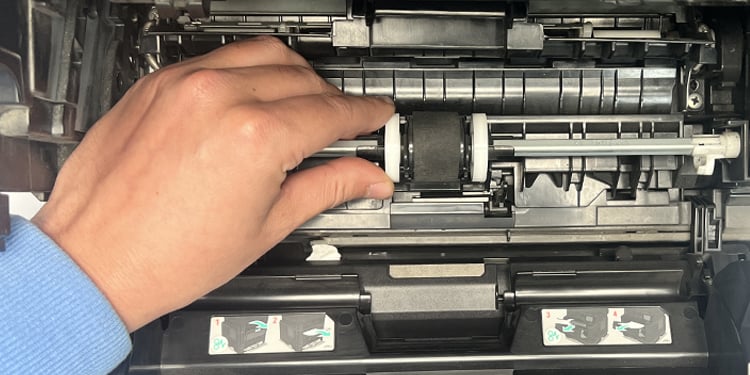 Impresora láser de rodillos de salida